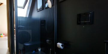 Szerokie drzwi prysznicowe przesuwne 110 cm — zalety rozwiązania